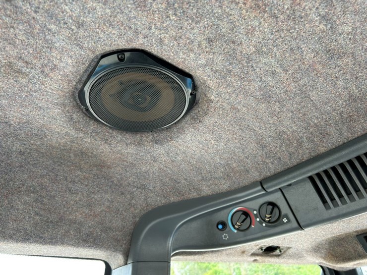 1994-new-holland-8770-image-35