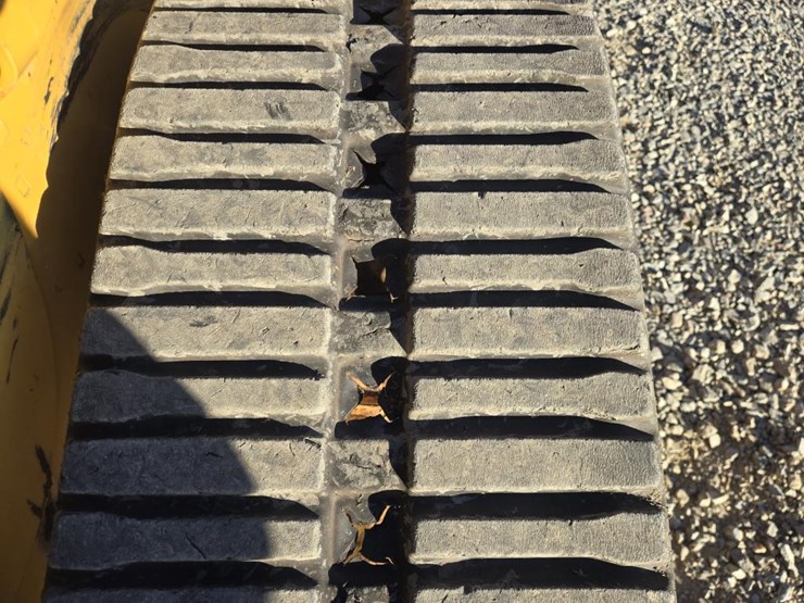 2020-caterpillar-259d3-image-43