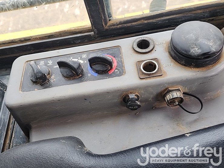 2021-komatsu-d71exi-24-image-30