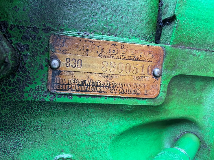 john-deere-830-image-32