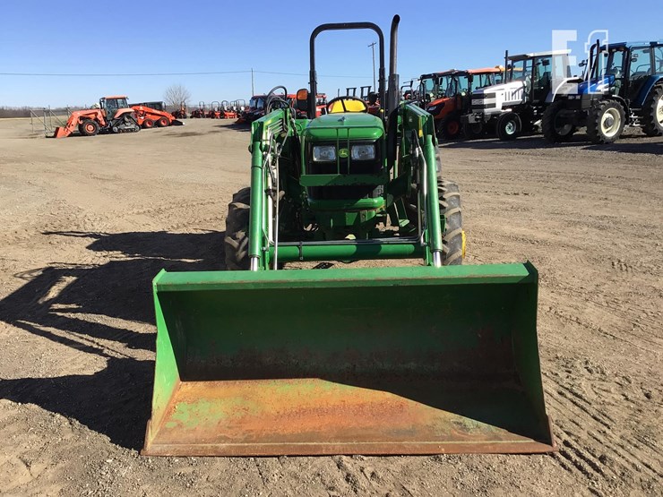 2014-john-deere-5045e-image-9