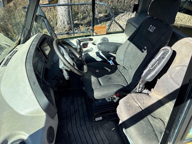 2016-caterpillar-745c-image-16