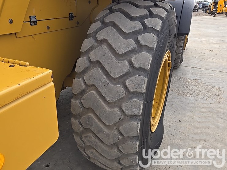 2014-caterpillar-938k-image-31