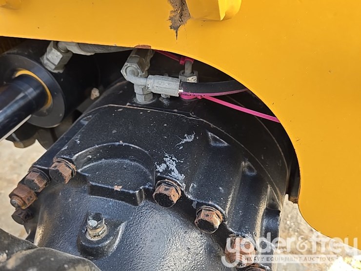 2019-caterpillar-tl1255d-image-66