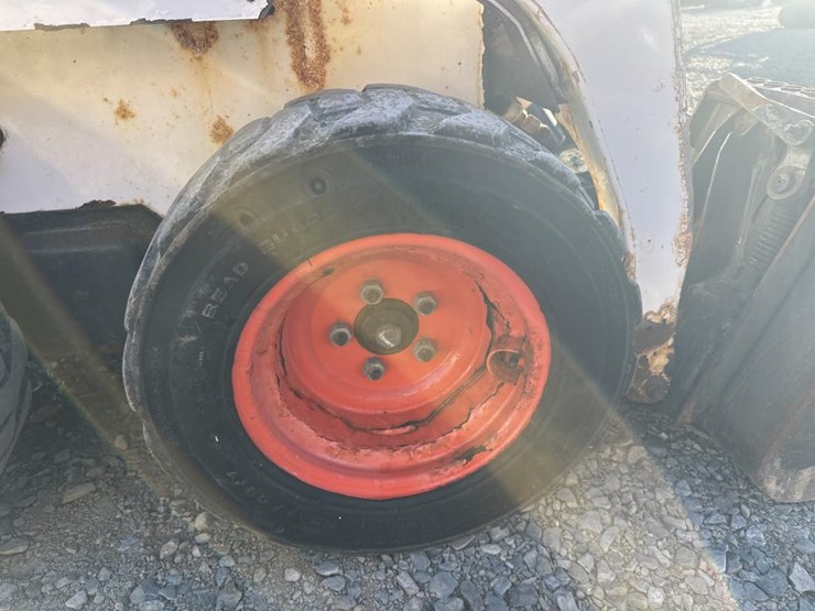 2015-bobcat-s70-image-43