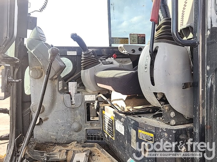 2020-deere-60g-image-26