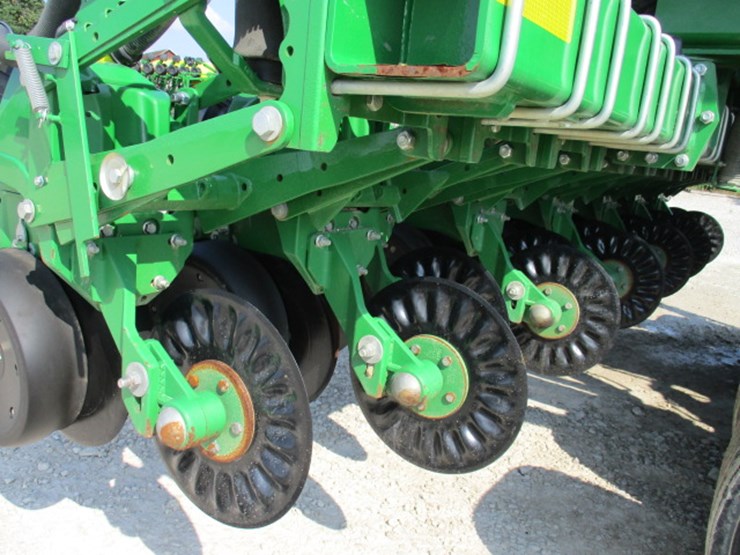 2016-john-deere-db60-image-30