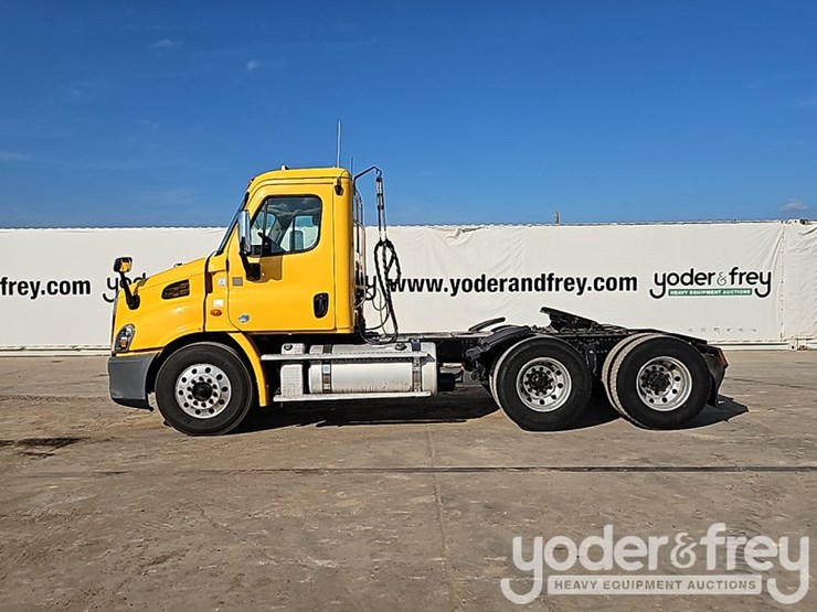 2019-freightliner-cascadia-image-3