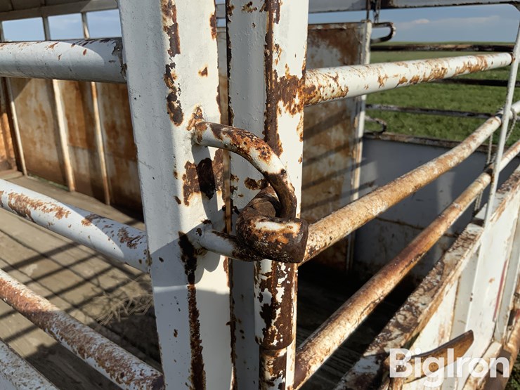 1985-easley-s/a-gooseneck-livestock-trailer-image-15