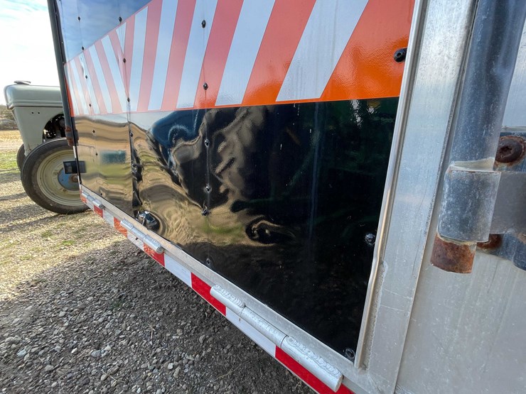 #3013-•-2007-12'-tandem-axle-aluminum-frame-enclosed-trailer-(no-title)-image-15