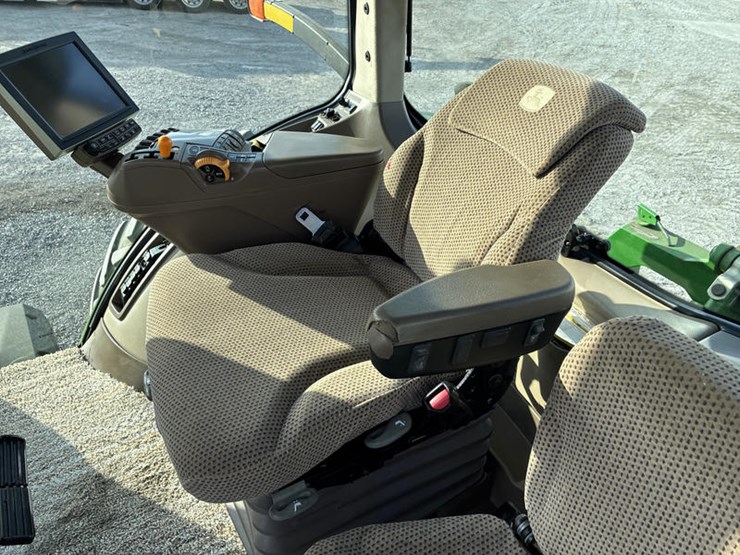 2015-john-deere-8295r-image-63