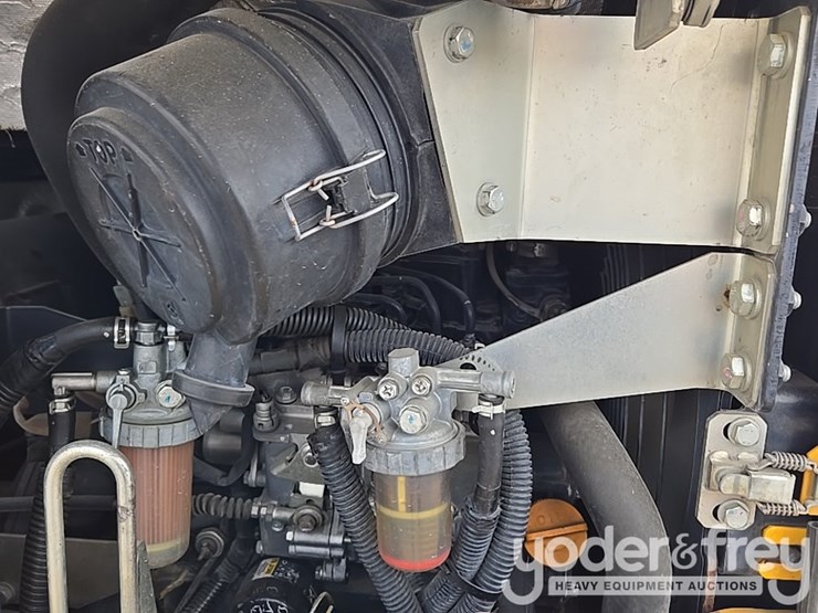 2019-deere-26g-image-44