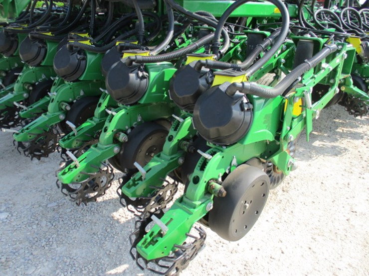 2016-john-deere-db60-image-32