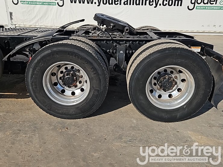 2019-freightliner-cascadia-image-13