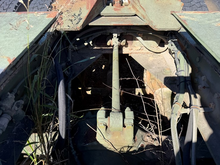 #22592-•-inop-1992-freightliner-t/a-daycab-truck-tractor-vin:-1fuymzyb1np520782-image-47