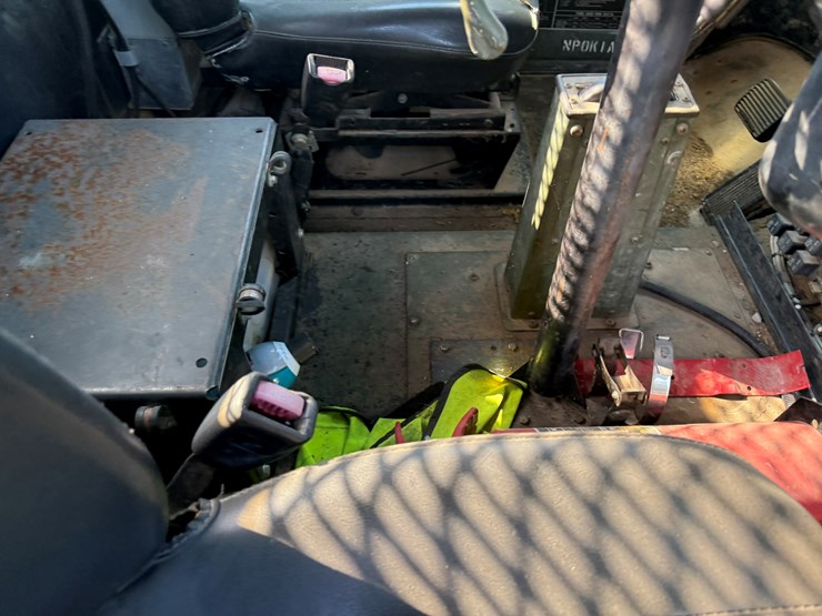 #22592-•-inop-1992-freightliner-t/a-daycab-truck-tractor-vin:-1fuymzyb1np520782-image-66