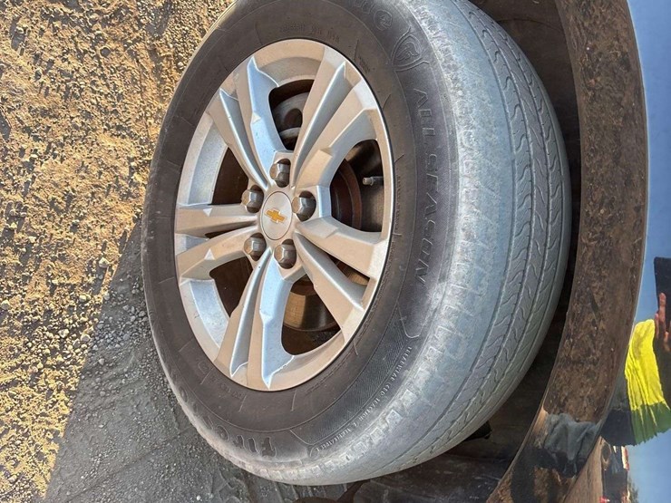 2015-chevrolet-equinox-image-21