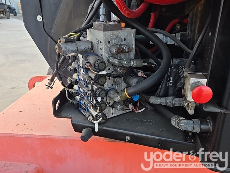 2015-jlg-600aj-image-76