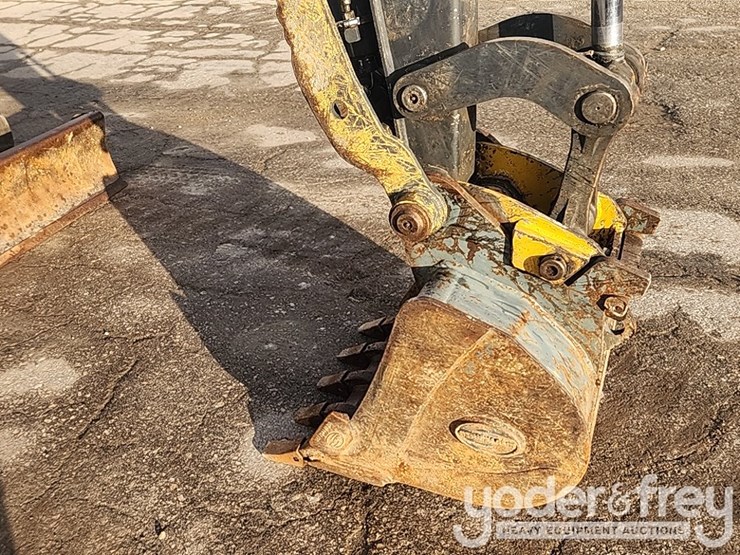 2020-deere-60g-image-14