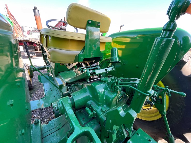 john-deere-2010-image-24