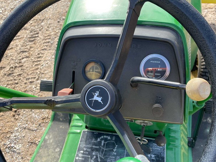 john-deere-212-image-13