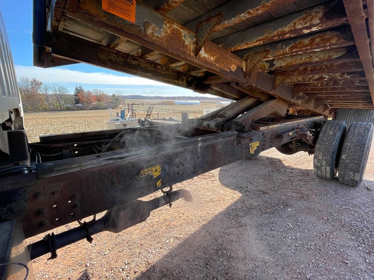 #3006-•-1999-chevy-c6500-single-axle-dump-flatbed-truck-(title-in-delay)-image-12