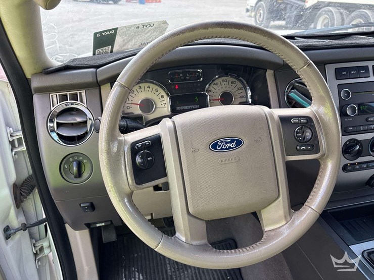 2012-ford-expedition-image-14