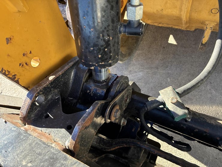 2018-caterpillar-259d-image-16