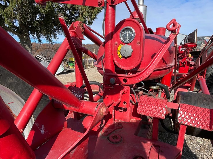 #3012-•-mccormick-farmall-h-narrow-front-tractor-with-loader-image-24