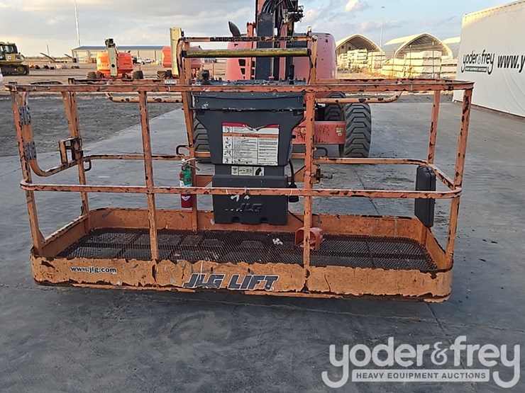 2015-jlg-600aj-image-28