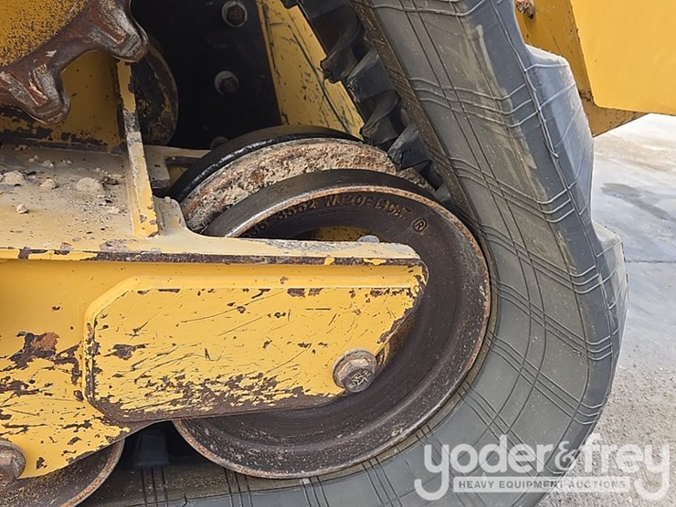 2021-caterpillar-289d3-image-14