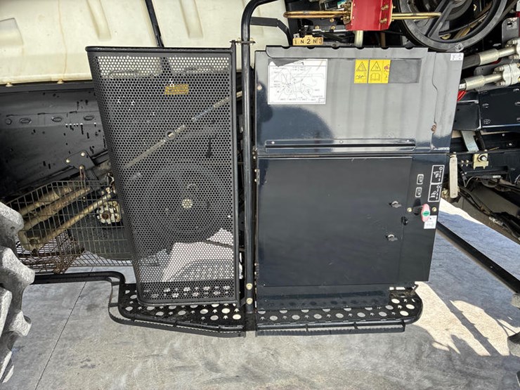 2020-case-ih-7250-image-48