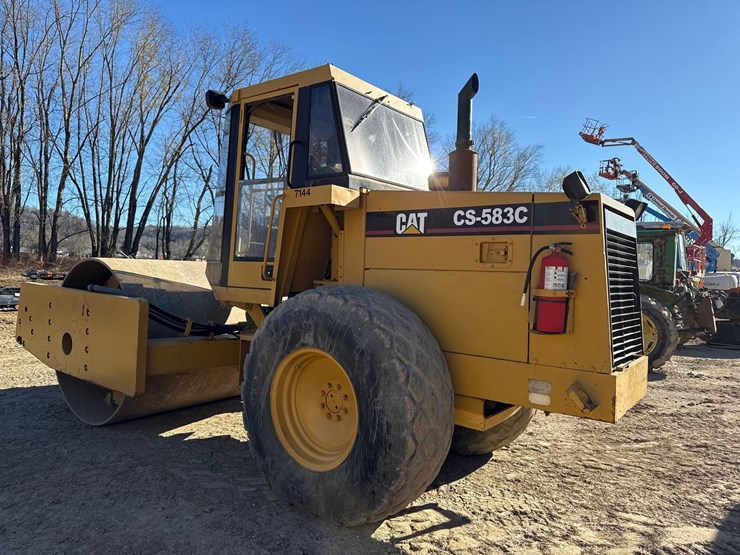 caterpillar-cs-583c-image-4