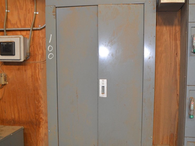 squaree-d-1200-amp-panel-board-w/-1-600-amp-w/-1-400-amp-w/-2-200-amp-w/-1-50-amp-w/-1-30-amp-w/-2-20amp-breakers-controls-resaw-area-image-4