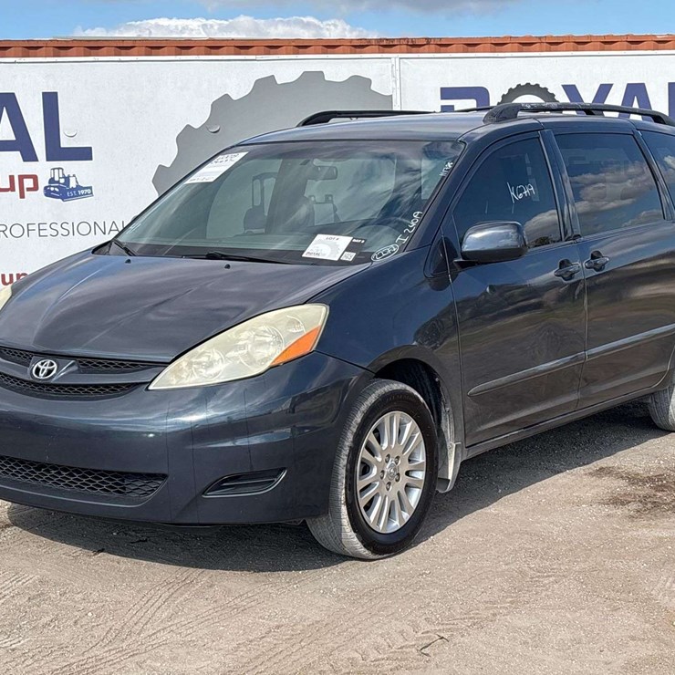 2008 TOYOTA SIENNA