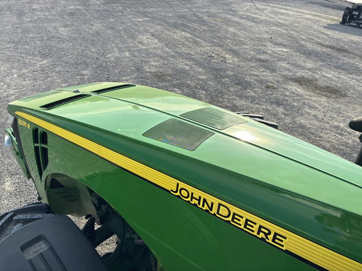 2015-john-deere-8295r-image-61
