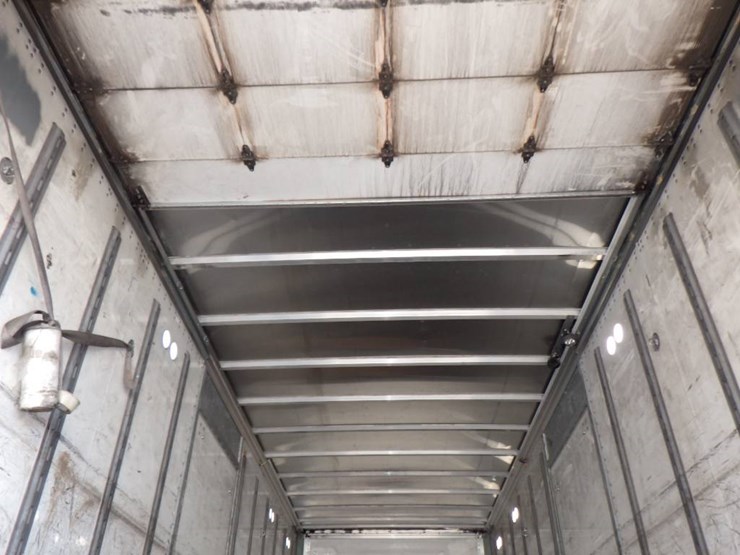 2018-peterbilt-220-image-17