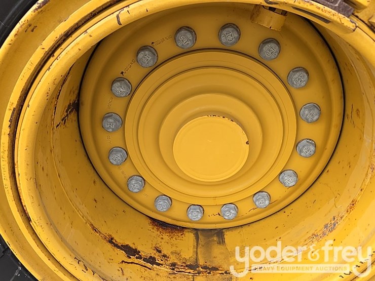 2014-caterpillar-938k-image-26