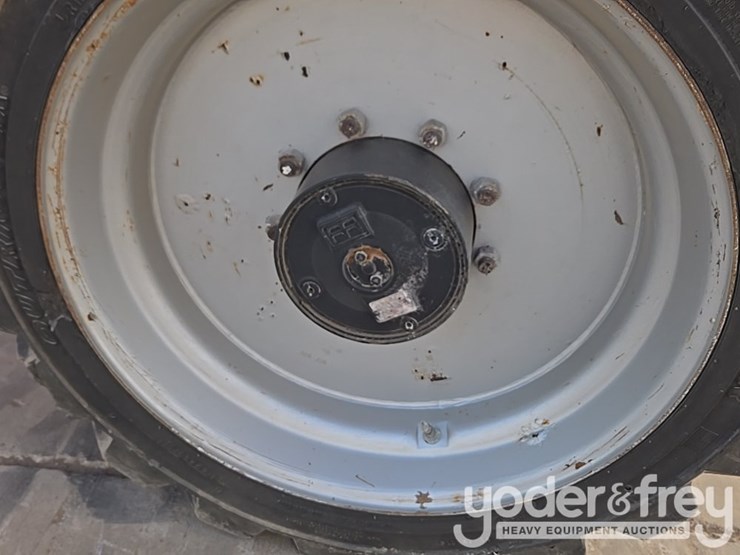 2015-jlg-600aj-image-17