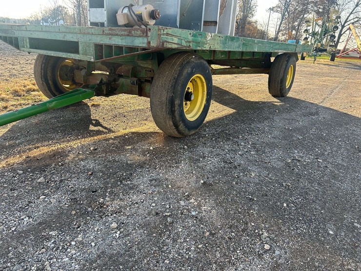 flat-bed-wagon-green-with-yellow-wheels-image-2