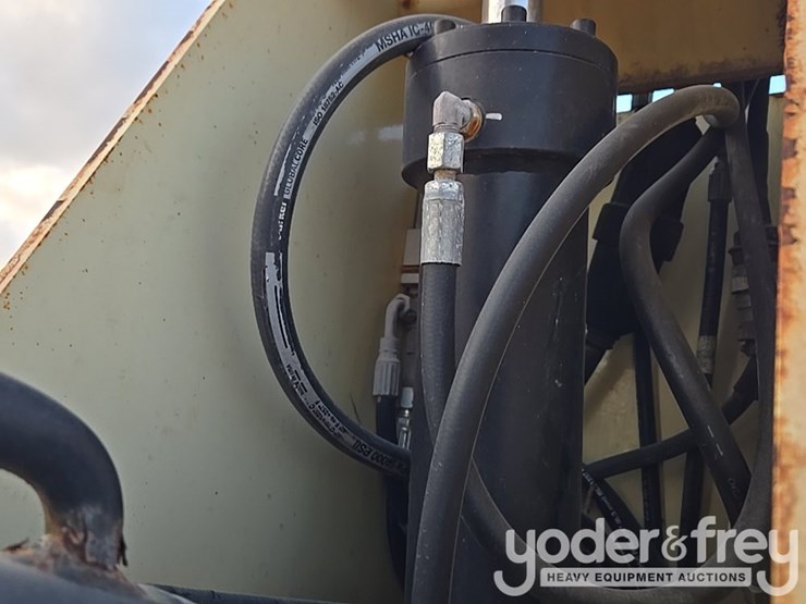 2015-jlg-600aj-image-51