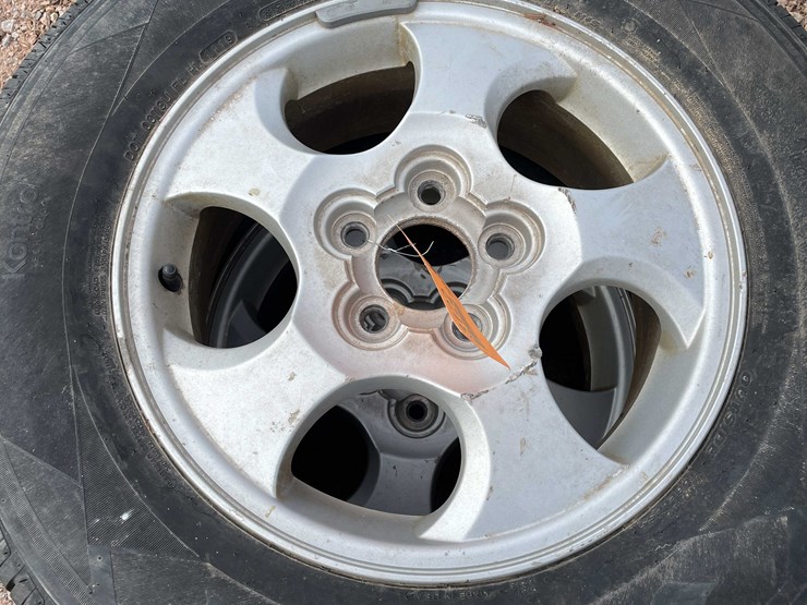 #3122-•-(2)-aluminum-wheels-and-tires-image-5