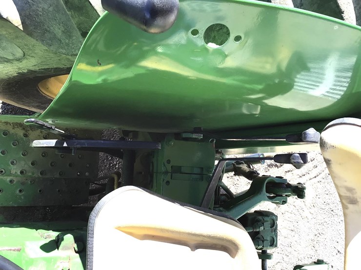 john-deere-2440-image-19