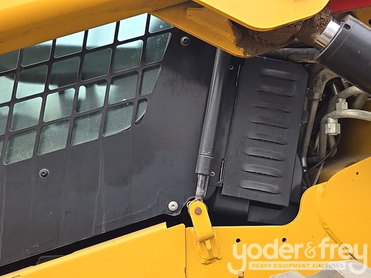 2022-caterpillar-299d3-image-14