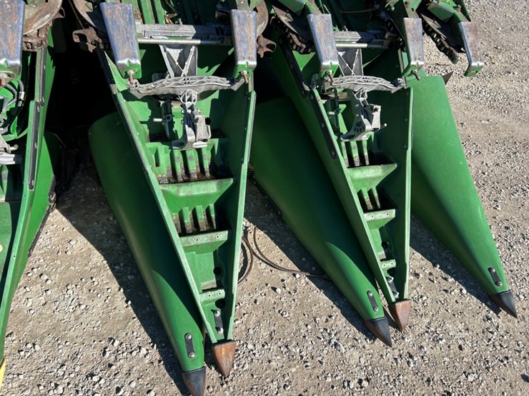 2022-john-deere-c12f-image-28