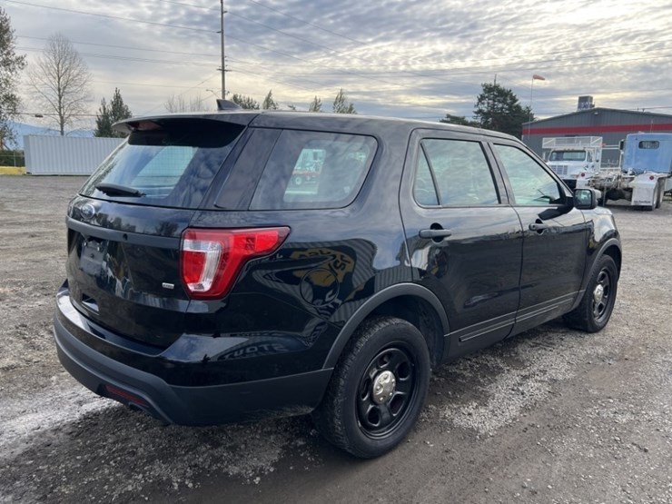 2017-ford-explorer-image-4