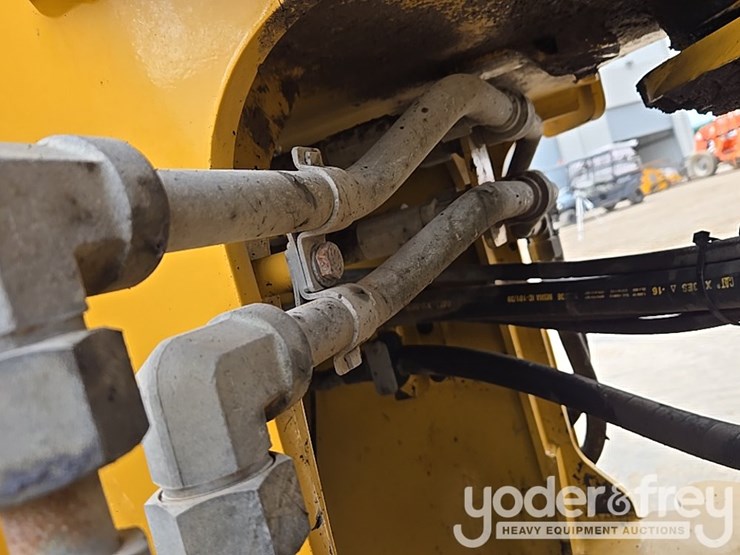 2014-caterpillar-938k-image-63