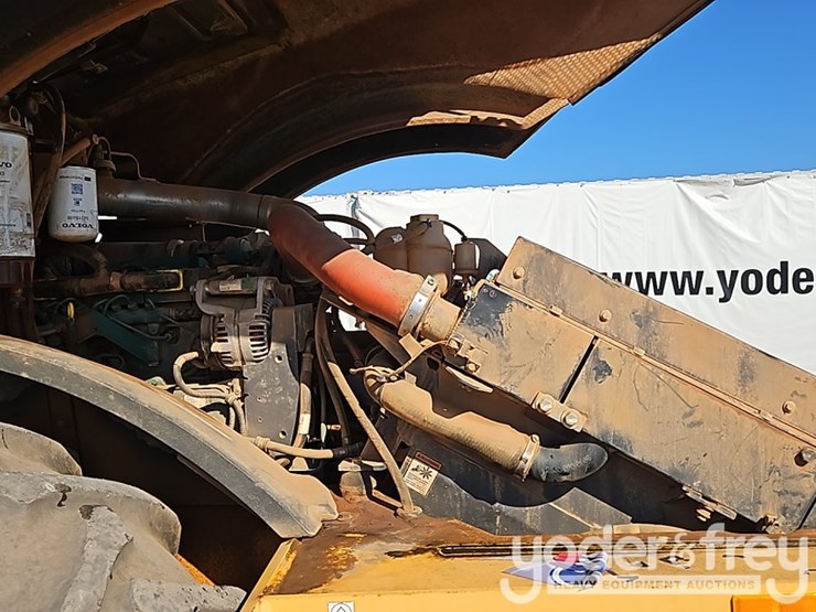 2018-volvo-sd115b-image-19