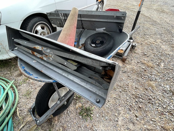 #3119-•-wheelbarrow-and-contents-image-6