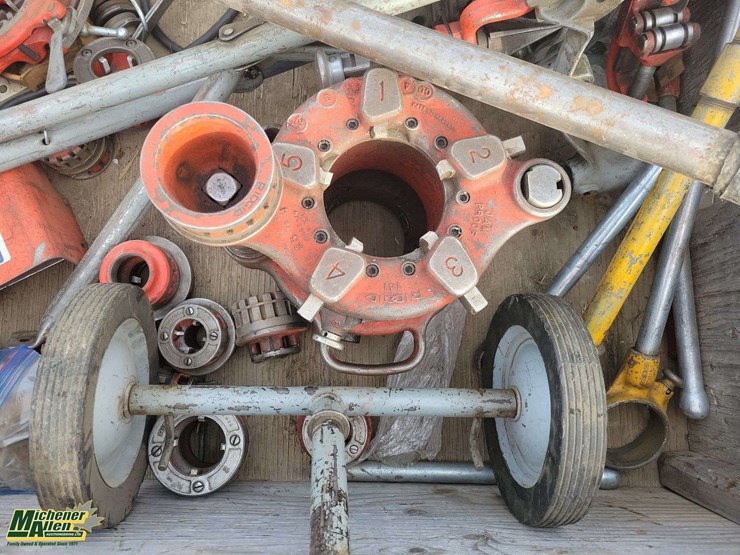 crate-with-power-dive-pipe-threading-machine-with-parts-image-9